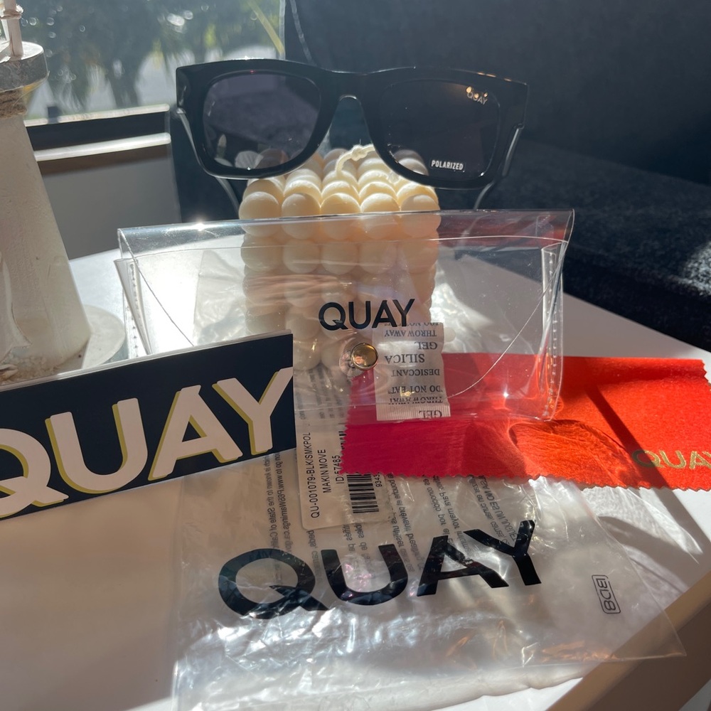 QUAY AUSTRALIA Makin Moves In Black/Smoke 100% Polarized - Picture 10 of 13